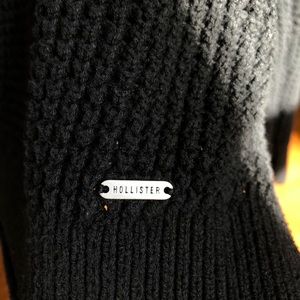 Super cute Hollister sweater!